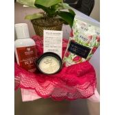 KIT BODY LOVE NAMORADOS (HIDRATANTE + OLEO CORPORAL + VELA DE MASSAGEM + VENDA TAPA OLHOS)